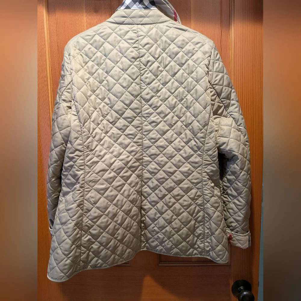Burberry Women's Quilted Jacket - Picture 13 of 13